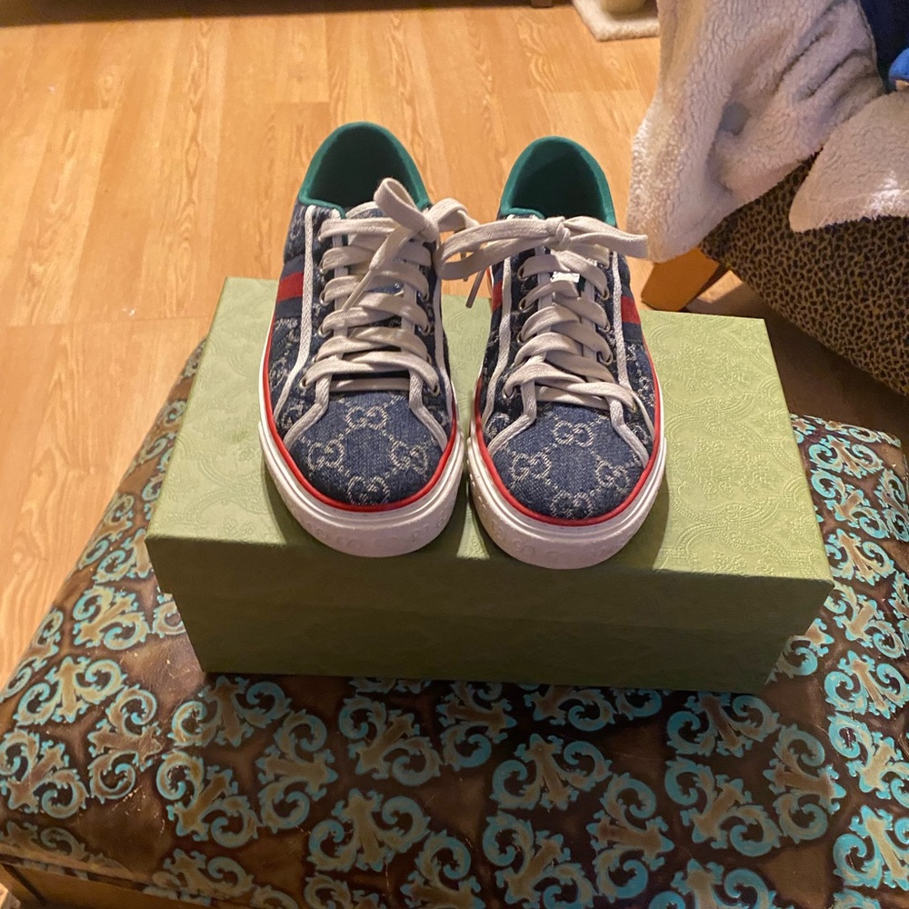 Gucci tennis shoes